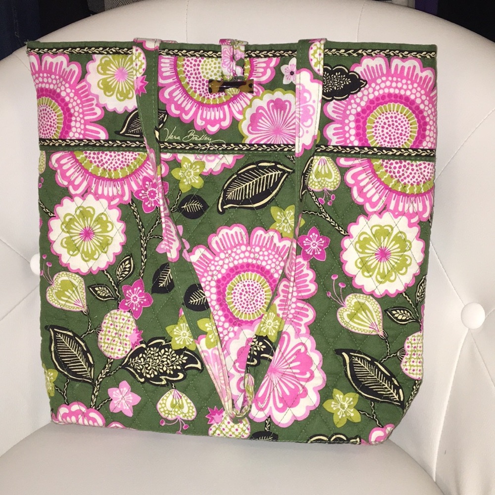 Vera Bradley medium sized tote bag!